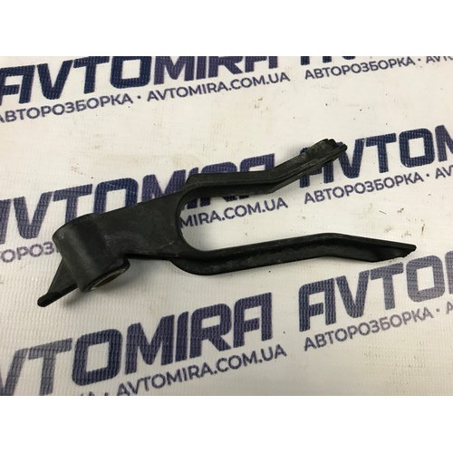 Кронштейн радиатора верхний Opel Zafira B 2005-2011 13162131
